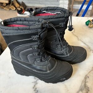 Boys The Northface snow boots
